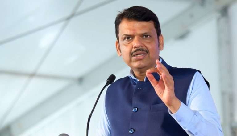 अमराठी व्यापाऱ्यांना हिरवा कंदिल मग मनसेच्या मोर्चाला परवानगी का नाही? देवेंद्र फडणवीसांनी दिले उत्तर