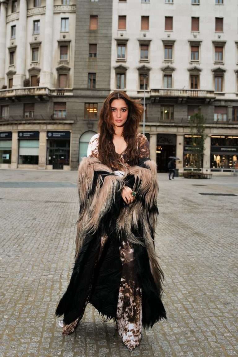  मिलान फॅशन वीक मध्ये तमन्ना भाटिया च्या अनोख्या अदा  