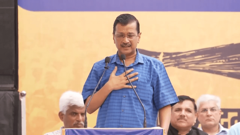 केजरीवालांकडून 2 दिवसात मुख्यमंत्रीपदाचा राजीनामा देण्याची घोषणा .. आरोपांचा डाग घेऊन खुर्चीवर नाही बसणार, निर्दोष साबित होईल तेव्हाच लोकइच्छेने CM च्या खुर्चीवर बसेल