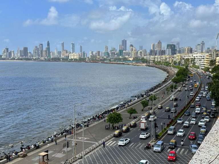 मुंबईत मोठ्या घातपाताचा कट ?बनावट शास्त्रज्ञाच्या ताब्यातून अणुबॉम्बचे संवेदनशील नकाशे जप्त; राष्ट्रीय सुरक्षेला धोका