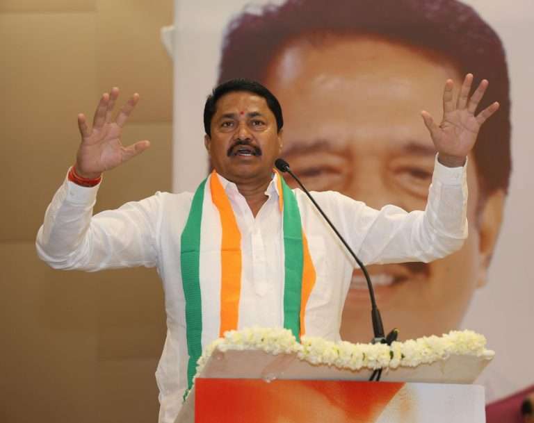 काँग्रेस संपली म्हणणाऱ्या मोदींच्या भाषणात ५० वेळा काँग्रेस नावाचा जप, काँग्रेस नाही तर मोदी सरकारच कुबड्यांच्या आधारावर आहे.