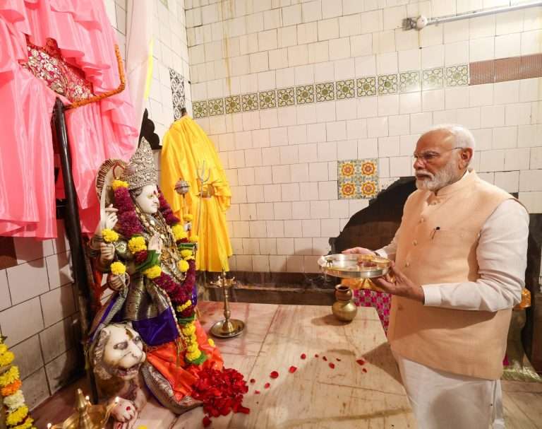 पंतप्रधान नरेंद्र मोदी यांनी संत श्री सेवालाल जी महाराज यांना अर्पण केली आदरांजली