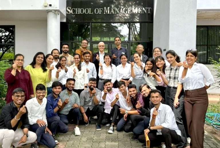 वैश्विक शैक्षणिक समरसता कार्यक्रमांतर्गत सूर्यदत्त इन्स्टिट्यूट्स ऑफ मॅनेजमेंटचे विद्यार्थी व शिक्षक थायलंडमधील एशियन इन्स्टिट्यूट ऑफ टेक्नॉलॉजीच्या अभ्यास दौऱ्यावर