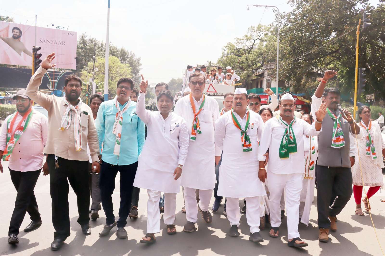 काही प्रवृत्तींकडून गांधींच्या मृत्यूनंतरही गांधींना मारण्याचा प्रयत्न केला जातोय -उल्हास पवार