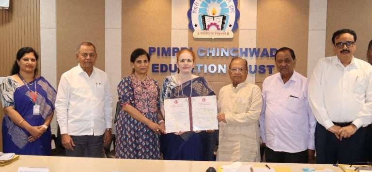 एसबीपीआयएम ने नॅकचे ए प्लस मानांकन प्राप्त केल्याबद्दल कर्मचाऱ्यांचा विश्वस्तांच्या हस्ते सत्कार