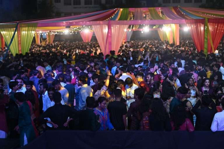 ‘ढोल बाजे’ मध्ये ४५०० पीसीईटीयन्स चा सहभाग