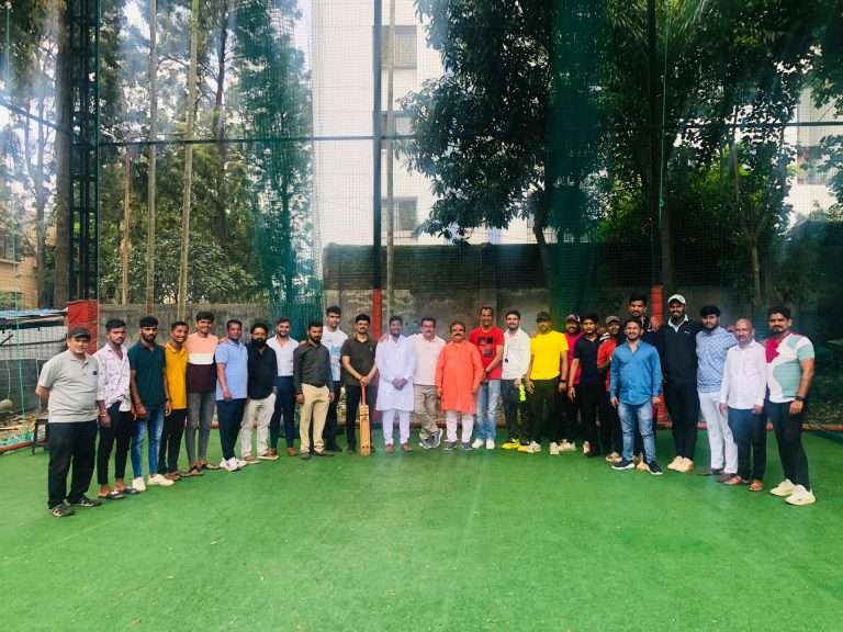 कोथरूड प्रीमिअर लीग : क्रिकेट व फुटबॉल स्पर्धेत ५६ क्रिकेट टीम व ४५ फुटबॉल टीमने नोंदविला सहभाग