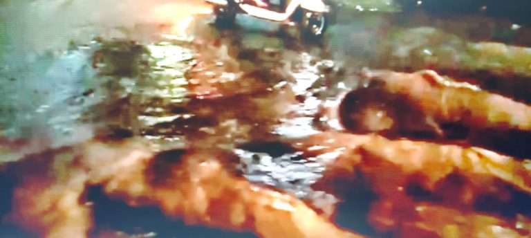 खडी मशीन चौक ते कात्रज सुप्रिया सुळेंनी अनुभवला रस्त्यावरच पाण्याचा महासागर