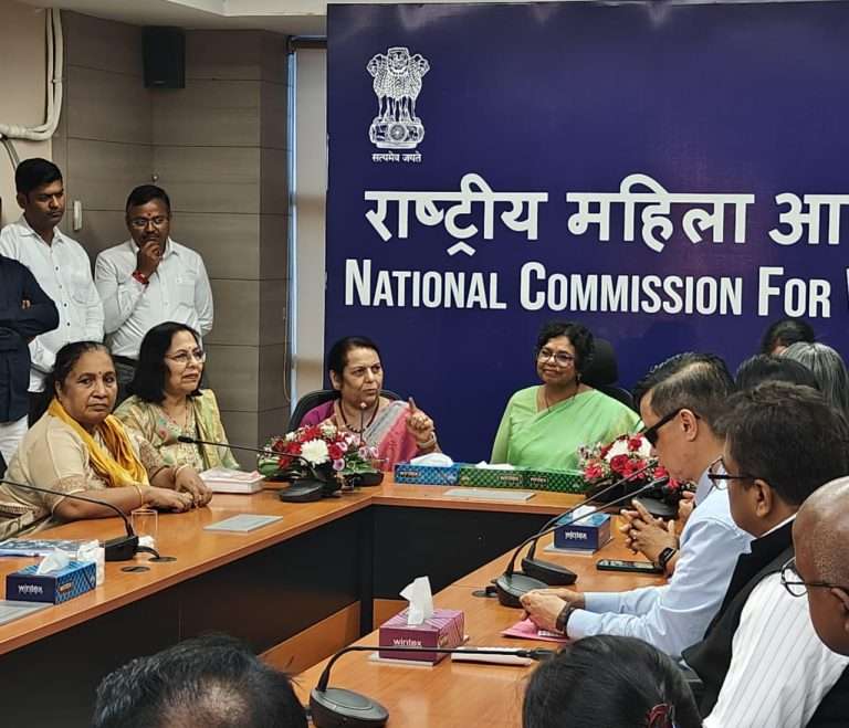 उपसभापती डॉ. नीलम गोऱ्हे यांनी घेतली विजया रहाटकर यांची भेट