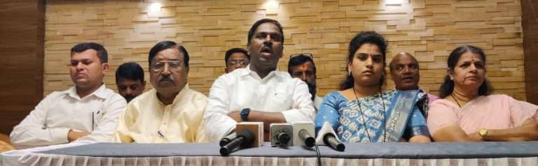 शहरात काँग्रेसला एक तरी जागा द्या, अन्यथा महाविकास आघाडीच्या उमेदवारांचा प्रचार करणार नाही – मनोज कांबळे