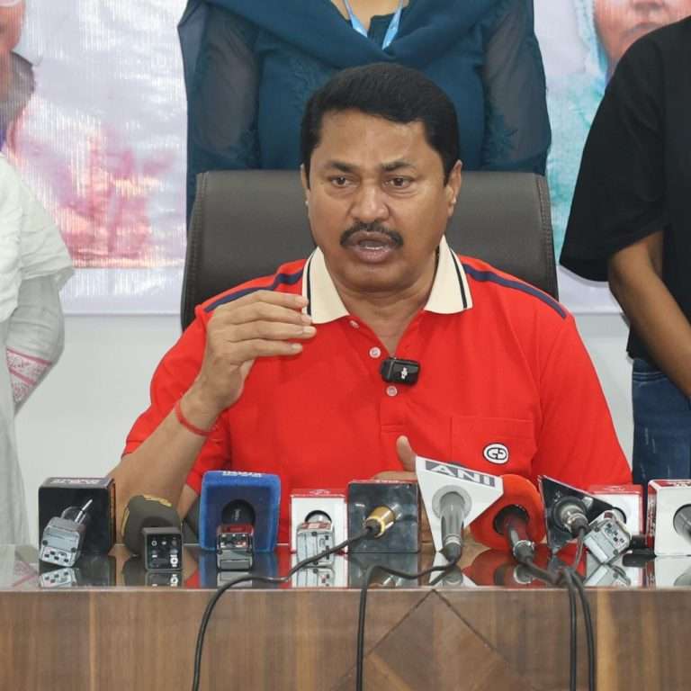 निष्पक्ष व पारदर्शक निवडणुकीसाठी वादग्रस्त पोलीस महासंचालक रश्मी शुक्ला यांना तात्काळ हटवा.