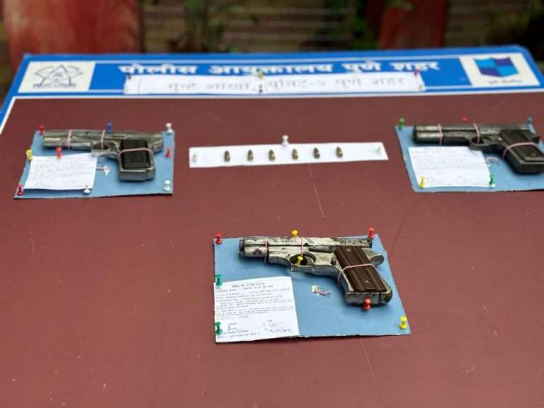 सराईत रेकॉर्डवरील गुन्हेगाराकडून ३ पिस्टल ०६ राऊंड जप्त