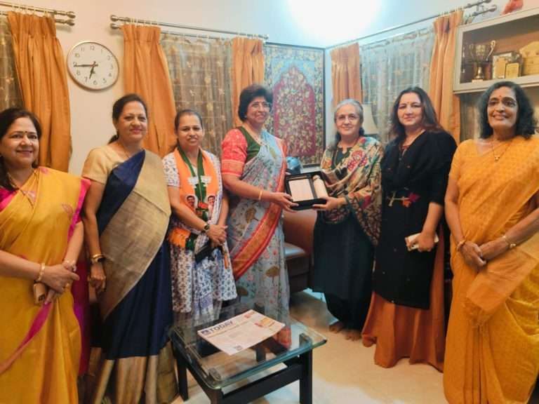 चंद्रकांतदादा पाटील यांच्या पत्नी प्रचारात सहभागी