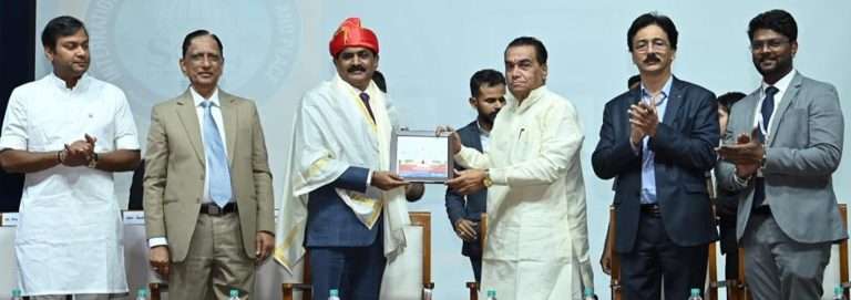 यशासाठी समर्पण व वचनबद्धता महत्त्वाची -न्यायमूर्ती जी. ए. सानप