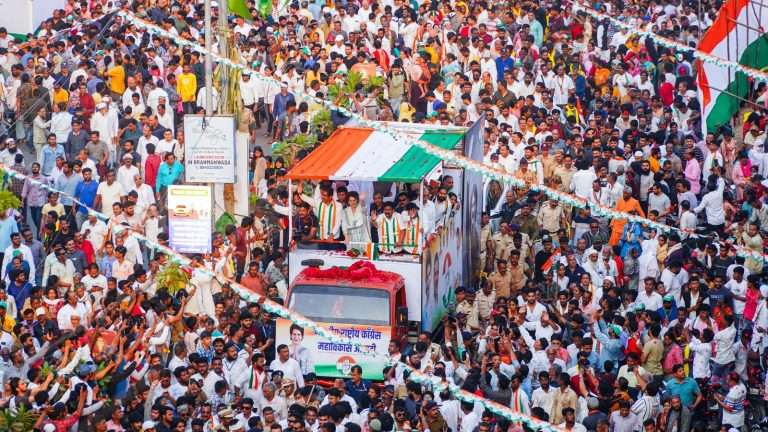 प्रियंका गांधी यांच्या ‘रोड शो’त घुसून नागपूरमध्ये भाजप कार्यकर्त्यांचा राडा