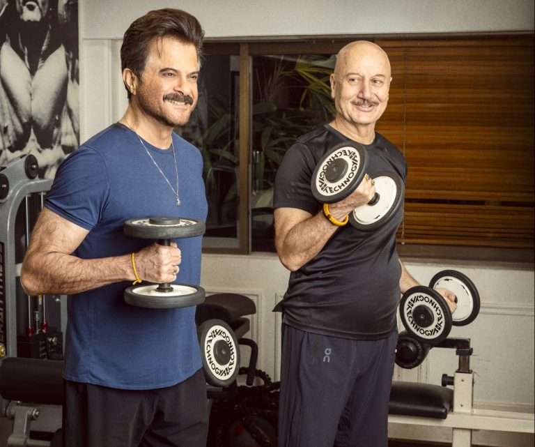 “अनुपम खेर  हिंदी मीडियम मधले , ज्यांनी  हॉलीवूडमध्ये आपली छाप सोडली!” – अनिल कपूर