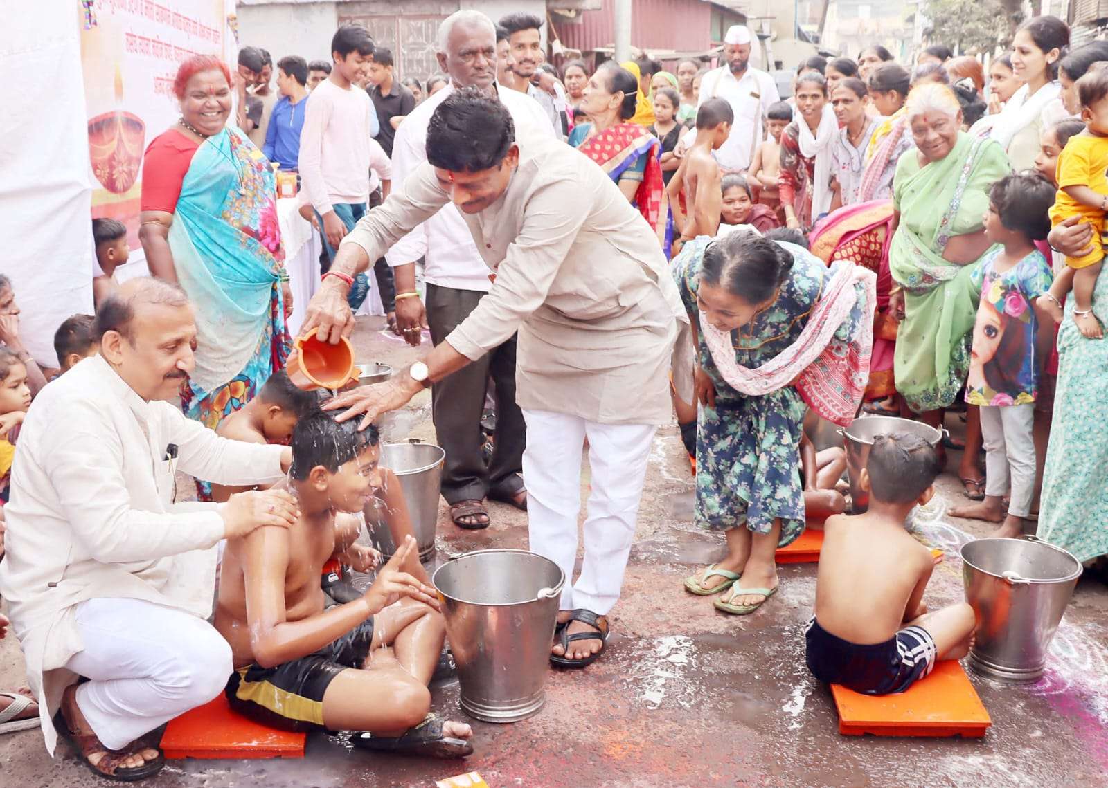 आबा बागुलांच्याप्रमाणे धंगेकरांनी घेतला बाल दिवाळी आनंद मेळावा, चिमुकल्यांनी लुटला दिवाळीचा आनंद