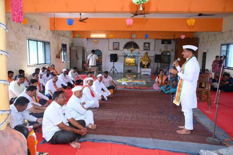 गाव भेट दौऱ्यात भेटला ‘आपला माणूस ‘