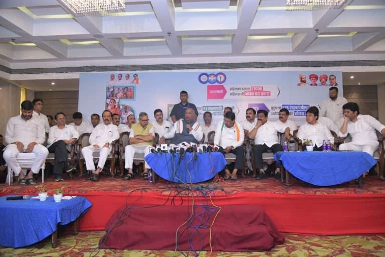 देशाचे पंतप्रधान खोटे बोलतात, खोटं बोलं पण रेटून बोलं ही भाजपाची कार्यपद्धती.