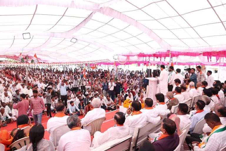 ओबीसी समाजाला कुत्र्याची उपमा देणाऱ्या भारतीय जनता  पक्षाला मतदानातून अद्दल घडवा.