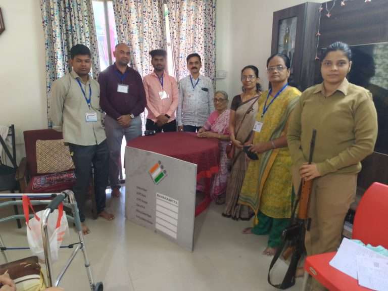 खडकवासालामध्ये 68 मतदारांनी केले गृहमतदान