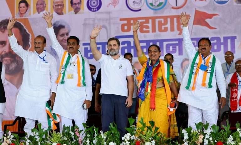 धारावीची एक लाख कोटींची जमीन उद्योगपती अदानीला देण्यासाठी मविआचे सरकार चोरले, भाजपाचे सरकार असंवैधैनिक: राहुल गांधी