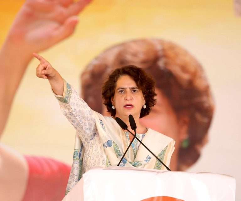 नरेंद्र मोदींच्या राजवटीत, शेतकरी, कामगार, महिला, तरूण सेफ नाहीत, फक्त उद्योगपती अदानीच सेफ आहेत: प्रियंका गांधी.