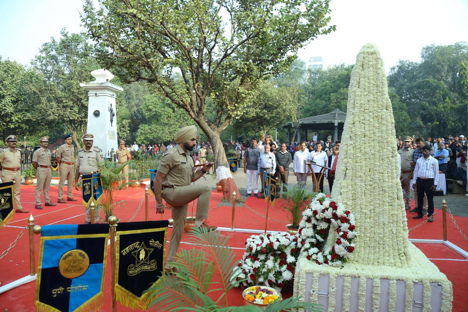 पुणे शहर पोलिसांची मुंबई २६/११ हल्ल्यातील शहिद पोलिसांना मानवंदना