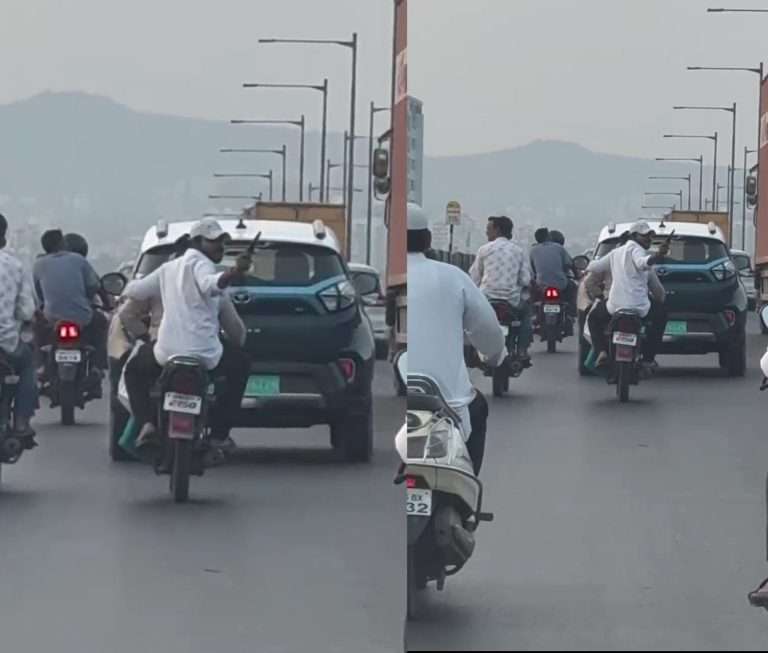 दुचाकीवरून जाताना नकली बंदुकीच्या शायनिंगने पोहोचविले लॉकअपमध्ये …