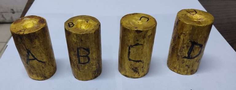 डीजे लाईटमध्ये लपविण्यात आलेले 12 किलो सोने अन २ स्मगलर पकडले.