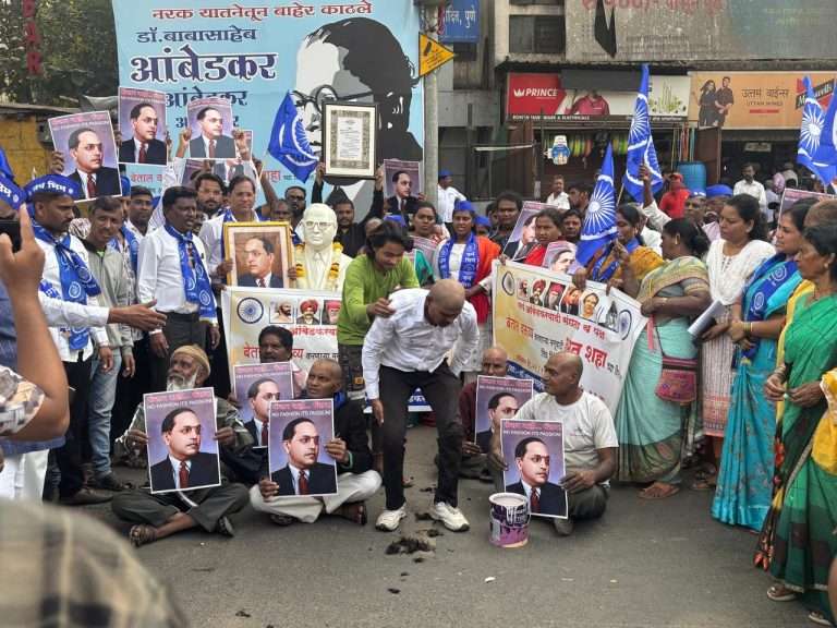 दांडेकर पुलावर अमित शहांची प्रतिमा दहन,जोडे मारले…मुंडण केले..