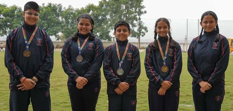 धनुर्विद्या स्पर्धेत निरवा पटेल ने लक्ष्य गाठून पहिला क्रमांक पटकावला, अंडर-१४ मध्ये मलंक मिश्रा ला सुवर्णपदक