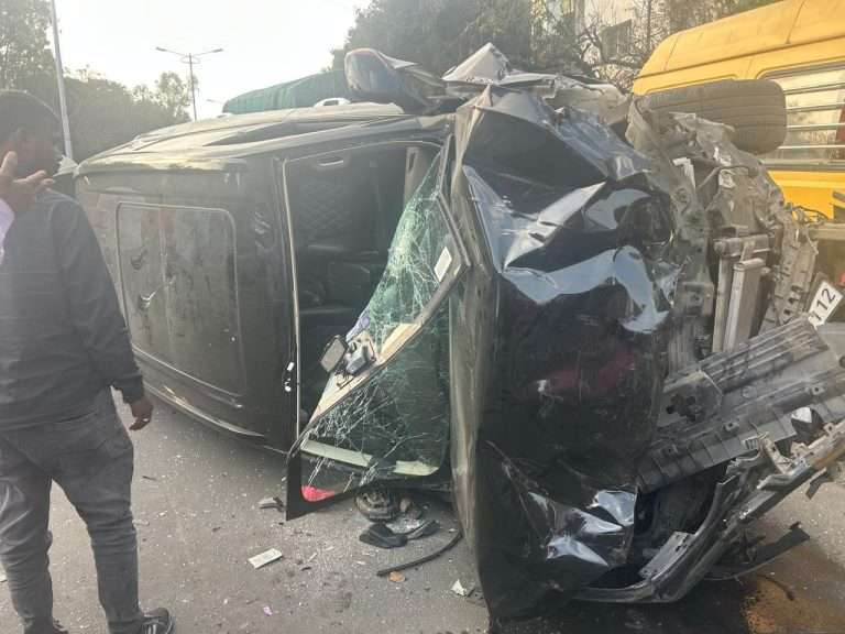 पाषाण सुस रोडला अपघात आणि राडा