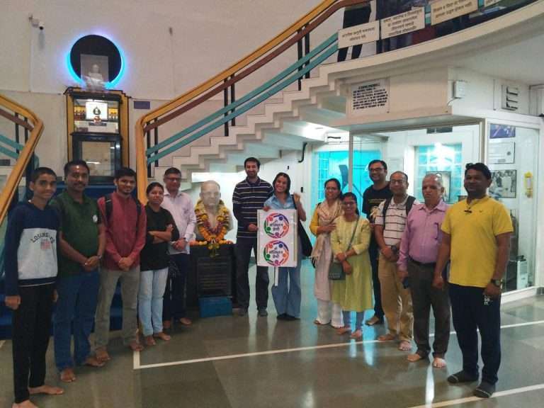 डॉ. आंबेडकर महापरिनिर्वाणदिनी संविधान प्रेमी गटाच्या उपक्रमांना तरुणांचा उत्स्फूर्त प्रतिसाद