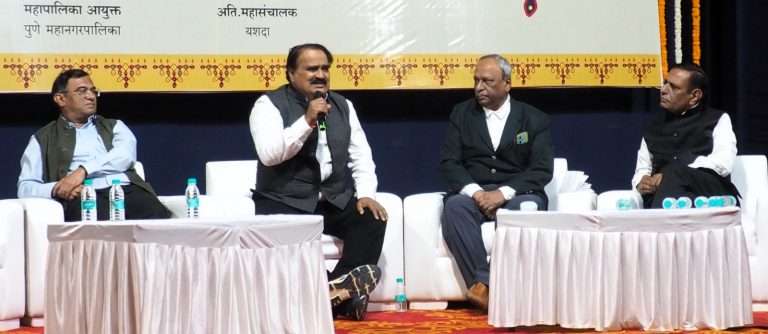 समकालीन साम्यवादी लेखकांचे मिथक आणि वरिष्ठांची सापत्न वागणूक लेखनातील अडथळे