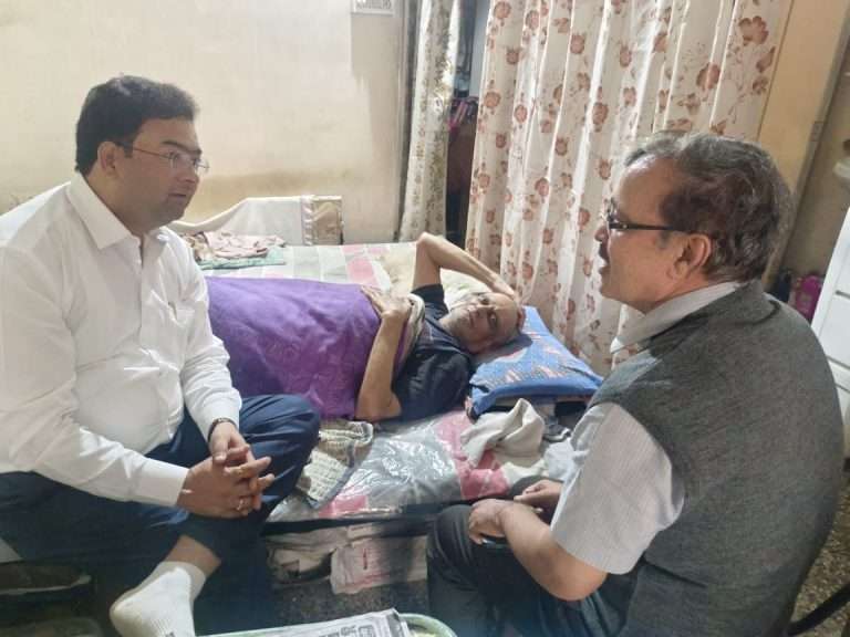 खचू नका, आम्ही तुमच्या सोबत आहोत इच्छामरणाची भावना व्यक्त केलेल्या ज्येष्ठ साहित्यिक निरंजन घाटे यांना मंत्री उदय सामंत यांचे आश्वासन