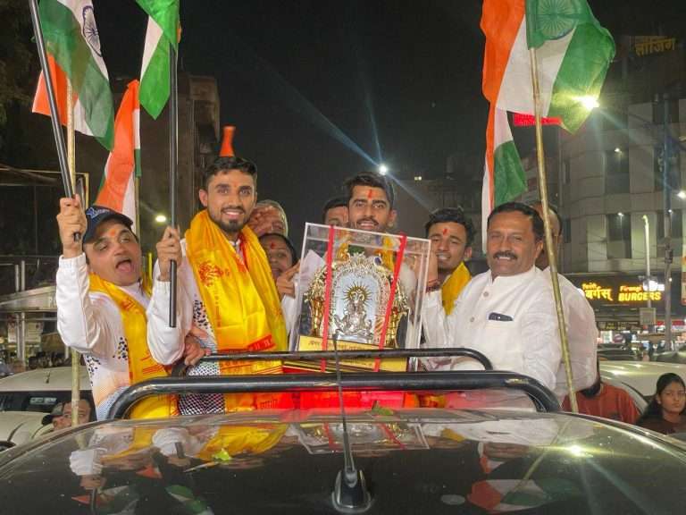 खो-खो वर्ल्डकप विजेत्या भारतीय संघातील खेळाडूंचे पुण्यात जंगी स्वागत