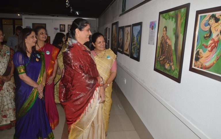 विविध शैलींनी नटलेले ‘रंगोत्सव’ चित्रप्रदर्शन’आर्टफॅन्स’ या हौशी चित्रकारांच्या समूहातर्फे आयोजन