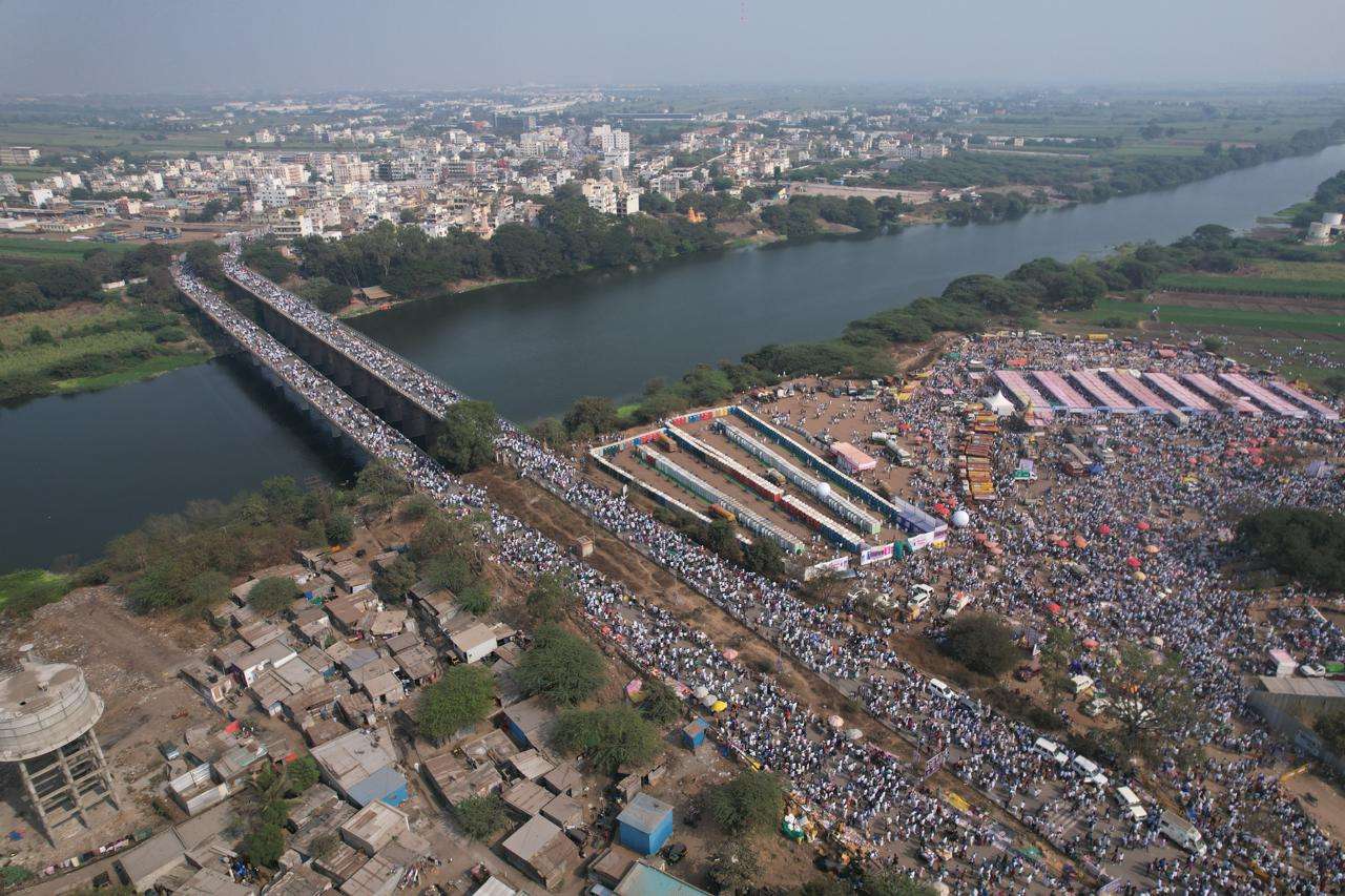 207 वा शौर्य दिन:आंबेडकरी अनुयायांकडून कोरेगाव भीमात अभिवादन