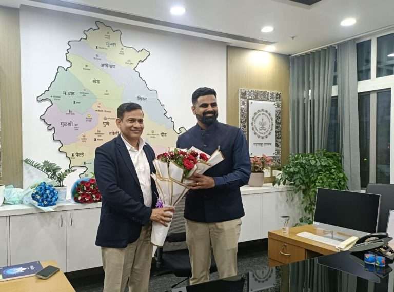 पुणे जिल्हाधिकारी पदी जितेंद्र डूडी रुजू
