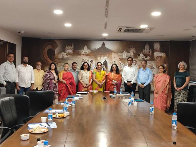 सर्वसमावेशक चित्रपट धोरण तयार करणार – निर्मात्या व समिती अध्यक्ष स्मिता ठाकरे यांचे प्रतिपादन