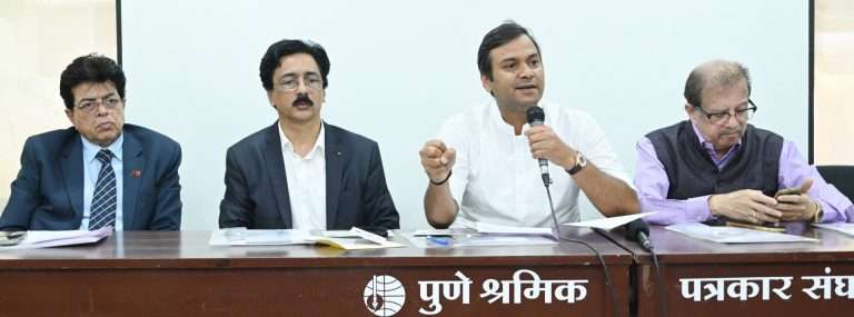 ‘वंदन भारतमातेला’ ७०० हून अधिक गायक व वादकांच्या माध्यमातून कार्यक्रमाचे सादरीकरण