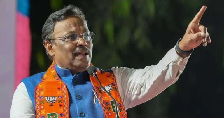 शरद पवारांनी दाऊदच्या हस्तकांना हेलिकॉप्टर प्रवास घडवला:अमित शहा यांच्यावरील टीकेवर विनोद तावडेंचा पलटवार