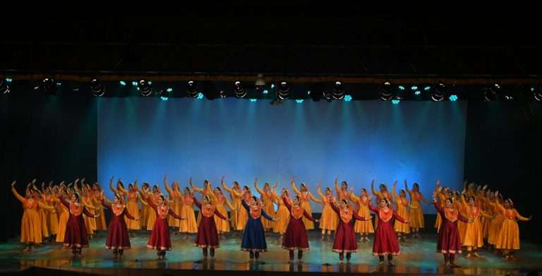 अविस्मरणीय नृत्य&nbsp; आविष्काराने जिंकली&nbsp; मने !