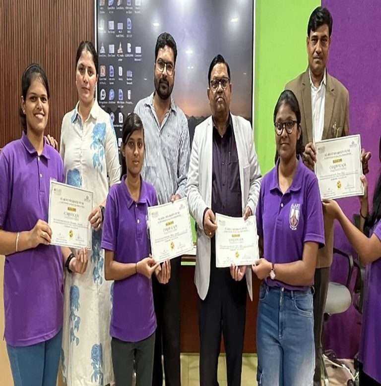 अलार्ड विद्यापीठाच्या विद्यार्थ्यांना सीपीआर आणि बीएएसचे प्रशिक्षण: हदयविकाराच्या झटक्यात रुग्णाला वाचवण्याचे प्रशिक्षण