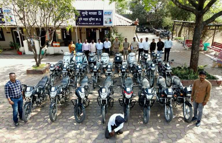 वय ३२ चोरल्या ५० हून अधिक दुचाक्या .. सराईत दुचाकी चोर पकडून २५ बाइक्स केल्या हस्तगत