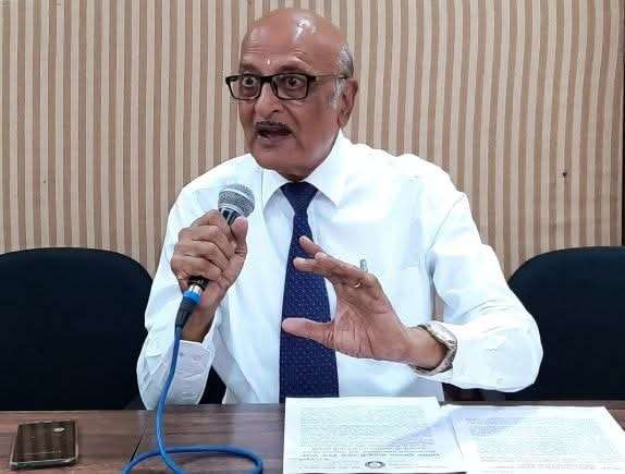 शालेय पोषण आहारातून अंडी बंद – डॉ. कल्याण गंगवाल यांच्या लढ्याला यश