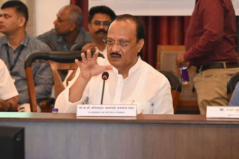 पुणे विभागातील जिल्हा वार्षिक योजनांचे आराखडे अंतिम जिल्हा वार्षिक योजनेतील निधी गुणवत्ता पूर्ण कामांवरच खर्च करा-उपमुख्यमंत्री अजित पवार
