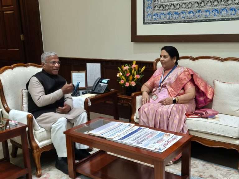 विधानपरिषद उपसभापती डॉ. नीलम गोऱ्हे यांच्या हस्ते ११ फेब्रुवारी ला दिल्ली येथील ‘विधिमंडळ कार्यपद्धती प्रशिक्षण’ कार्यक्रमाचा समारोप