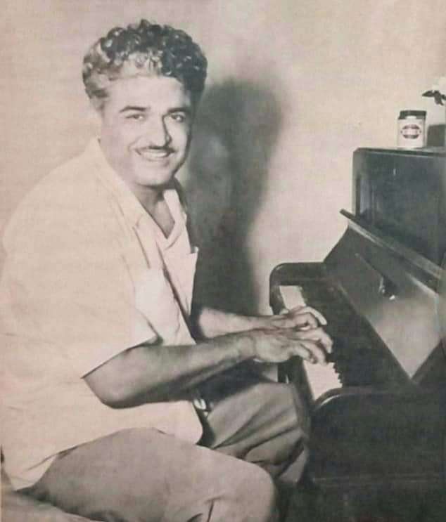 स्व. संगीतकार सी. रामचंद्र यांचा दुर्मिळ पियानो राजा दिनकर केळकर संग्रहालयास भेट !